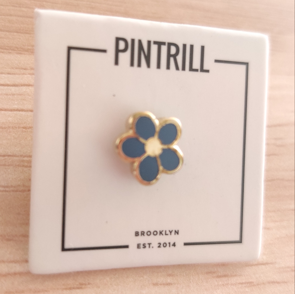 Rare Pintrill "Forget Me Not" Flower Lapel Pin